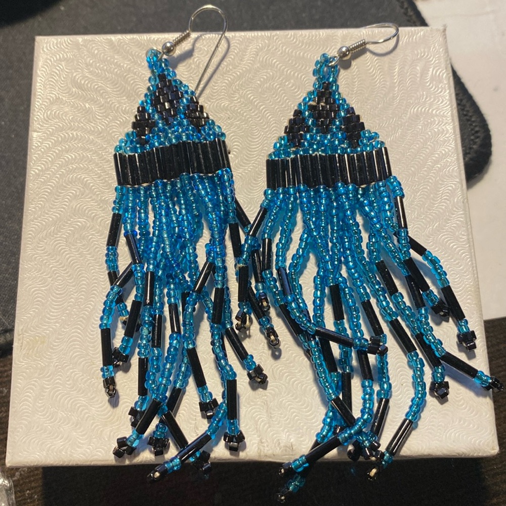 Black and blue beeded earnings